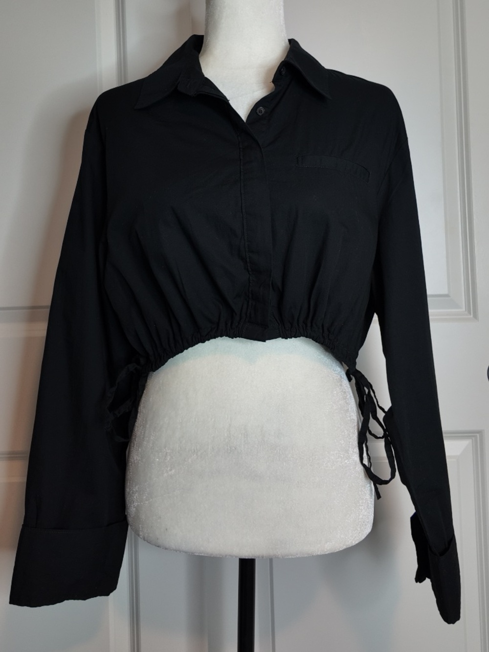 H&M Women's Black Crop-top
